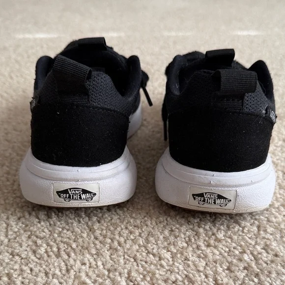 Vans UltraRange Black and White Sneakers - Picture 3 of 5